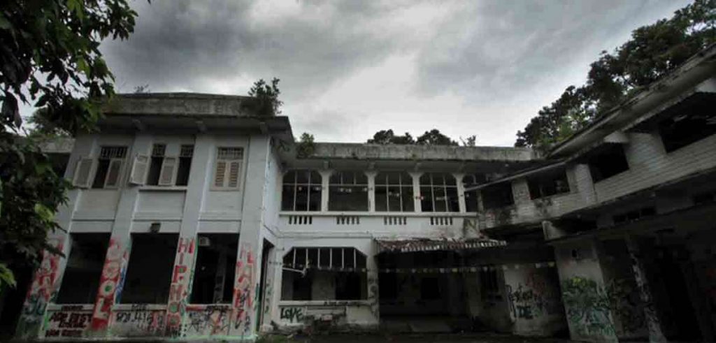 The 10 Most Haunted Places in the World 