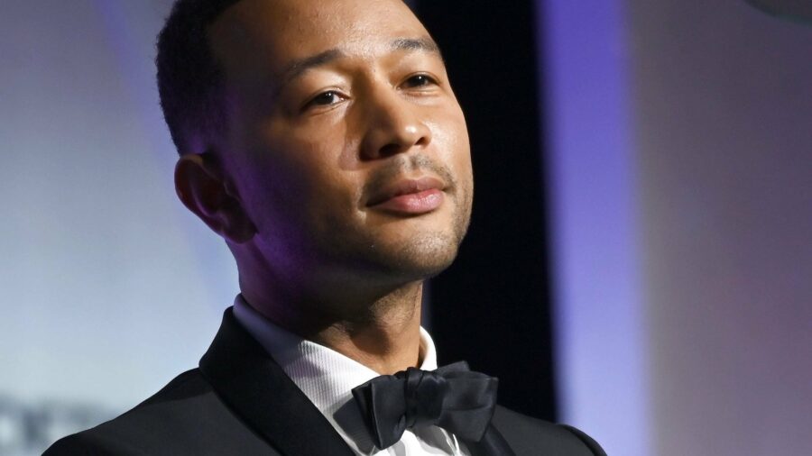 JOHN LEGEND VS. ALICIA KEYS