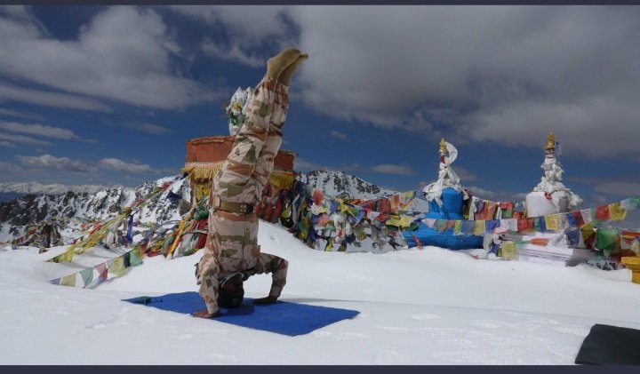 International Yoga Day 2020 The ITBP Jawans Practice Yoga at 18,000 Feet on the India-China Border!